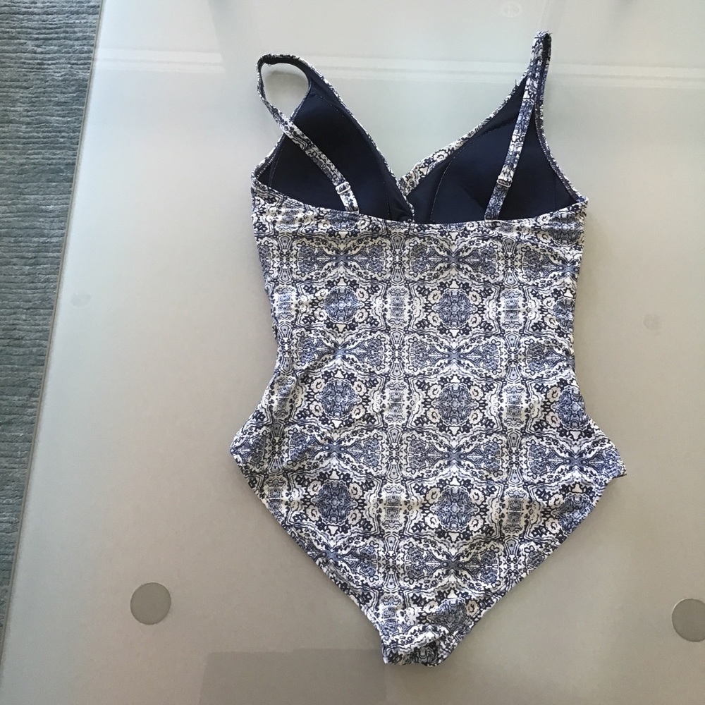 Niptuck Swim Suit Swimsuit Multi‎ Fit Cup Blue White Floral Slimming Ruched 8. - Picture 2 of 3